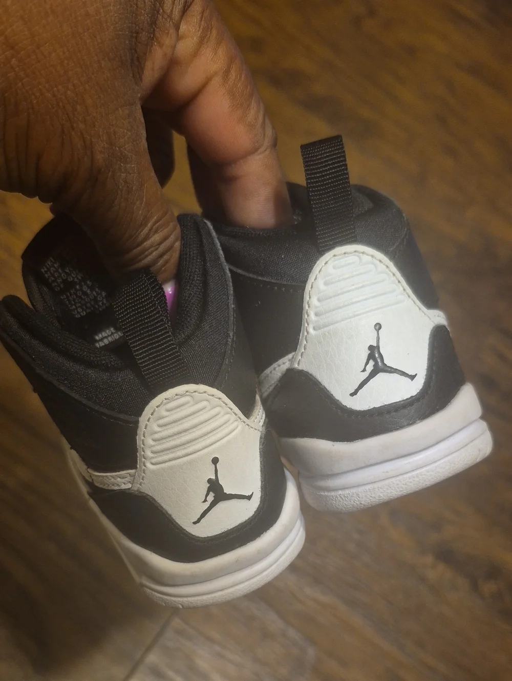 Nike Kids Black & White Low-Top Sneakers